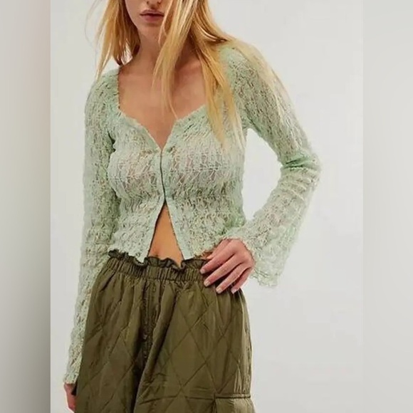 โขSOLDโขโข Free People One Madison Floral Lace Top Sz M Pastel Sage Green - Picture 2 of 10
